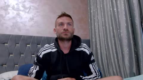 Snapshot of 10in_deluxe chatting on October 24, 8:05 am 10in_deluxe online show from October 24, 8:05 am