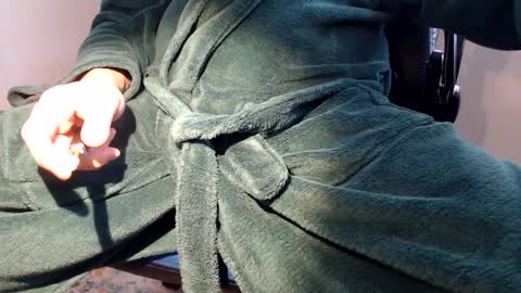 i erupt if you suck ur nipples 4 me and look at the camera while watching me online show from February 23, 11:47 pm