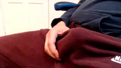 i erupt if you suck ur nipples 4 me and look at the camera while watching me online show from February 25, 2:33 pm