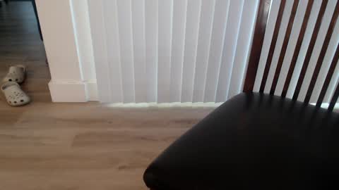 i erupt if you suck ur nipples 4 me and look at the camera while watching me online show from October 5, 3:38 pm