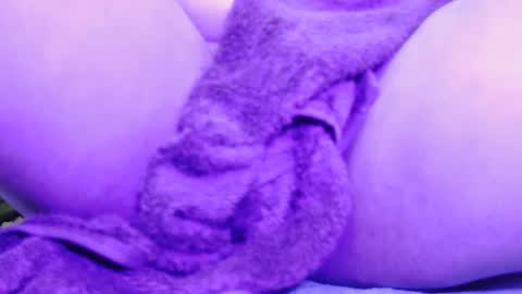 1tallhispanic13 online show from September 11, 6:29 pm