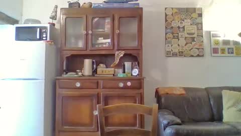 22esserre online show from April 1, 1:41 pm