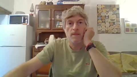 22esserre online show from October 20, 11:36 am