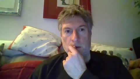 22esserre online show from March 9, 9:03 pm