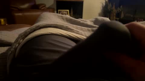 Snapshot of 2centz chatting on December 13, 4:43 am 2centz online show from December 13, 4:43 am