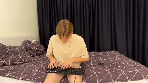 Eleot online show from September 9, 6:07 pm