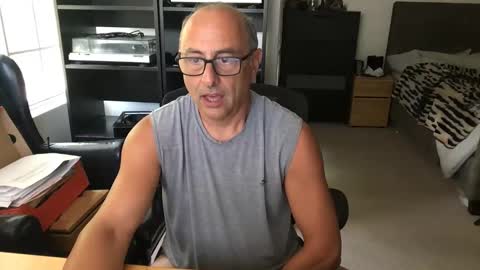 daddy vegas  for single women and couples here online show from April 10, 9:00 pm