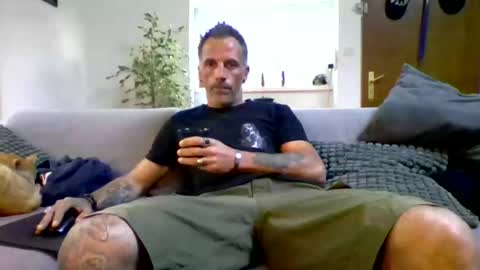 Num online show from April 6, 5:14 pm