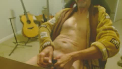 6stringer62 online show from December 19, 8:24 am