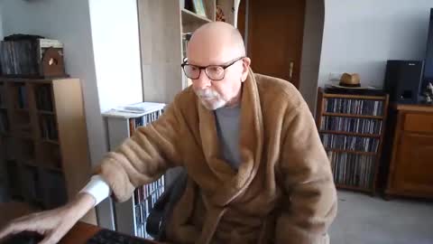  Papi  online show from January 7, 11:15 am