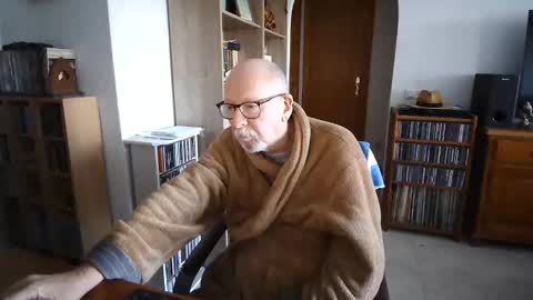  Papi  online show from January 8, 11:26 am