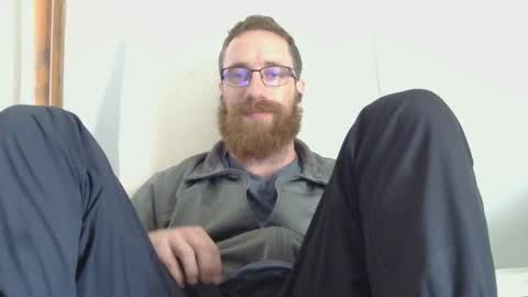 8InchesAndSomeHoles online show from April 8, 6:05 pm