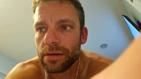 8inchwhiteboy88 online show from April 13, 3:51 am