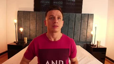 _andrewfalcon2 online show from February 22, 7:10 pm