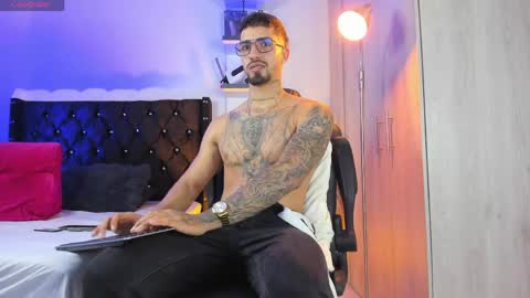 Duriel online show from May 16, 9:35 pm
