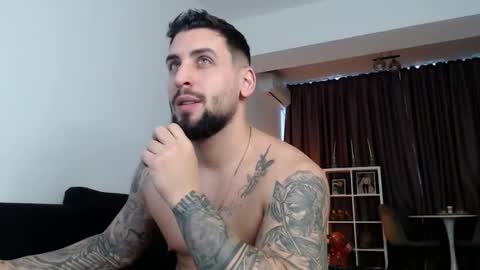 Dylan online show from December 3, 8:20 am