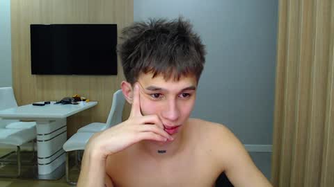 Snapshot of _kurt chatting on December 6, 11:14 pm Kurt online show from December 6, 11:14 pm