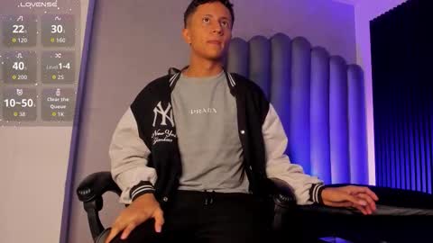 _leohot_ online show from November 5, 3:30 am