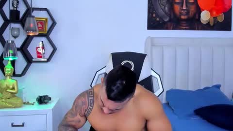 _matthew_santos_ online show from November 6, 10:57 pm