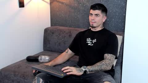 _mrcock_ online show from February 15, 8:45 am