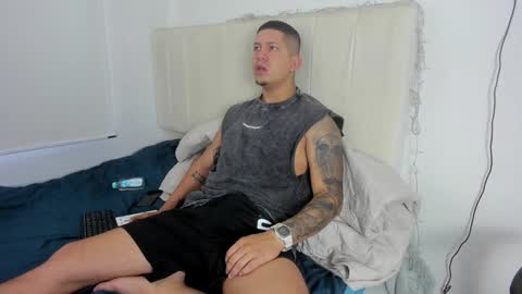 Roberto online show from December 8, 1:14 pm