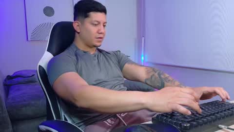 Roberto online show from March 11, 1:07 pm