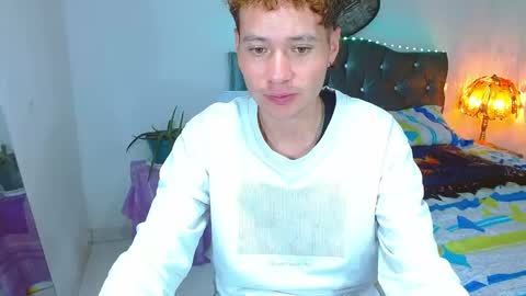 santi online show from April 2, 10:06 pm