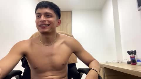 Juan Pablo-independent model online show from March 6, 2:41 am