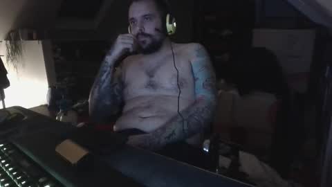 _smiley_bear27 online show from January 10, 12:53 pm