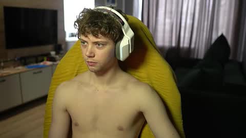 OLIVERERENMARCUSpvt is open online show from March 8, 8:18 am