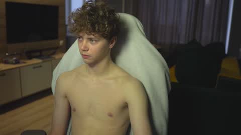 OLIVERERENMARCUSpvt is open online show from February 18, 4:04 am