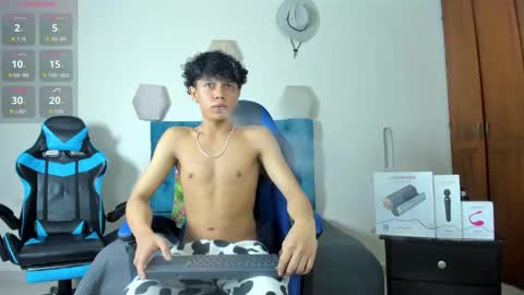 Snapshot of _taylor_black chatting on September 22, 11:48 pm Taylor online show from September 22, 11:48 pm