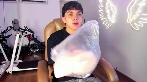 _taylorblack online show from February 20, 12:07 pm