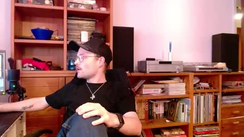 _whoisthatguy_ online show from February 6, 4:26 pm