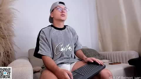 a_lejandro_0_8 online show from April 21, 8:42 am