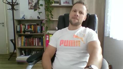 Long distance cumshot online show from January 15, 9:45 am