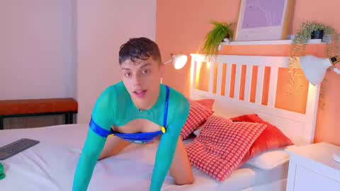 AARON  online show from September 15, 7:48 pm