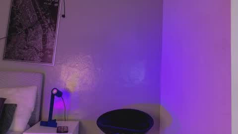 AARON  online show from October 13, 11:49 am