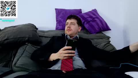 Snapshot of aaronlegend chatting on October 9, 10:14 pm Aaron  online show from October 9, 10:14 pm