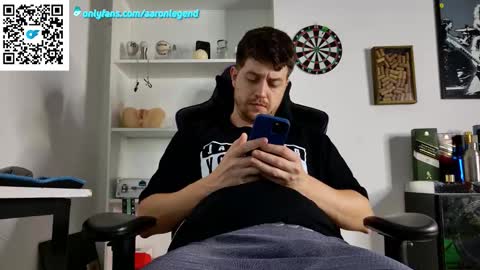 Aaron  online show from February 2, 10:51 pm