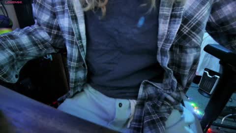 Aaron Skeetman online show from December 4, 6:55 am