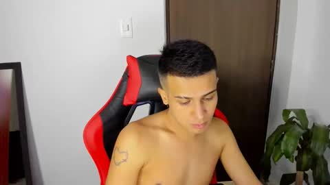 Independence model AbelAsburgo online show from April 18, 4:58 am