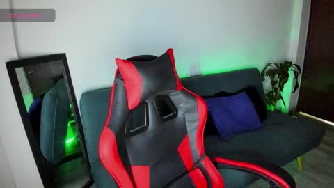 Independence model AbelAsburgo online show from March 3, 12:07 am