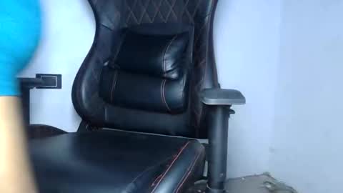 abraca402512 online show from May 12, 1:47 am