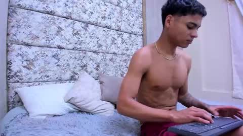 adam_piarse online show from February 10, 11:04 am