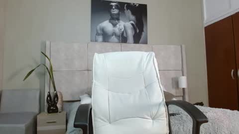 adam_piarse online show from September 23, 5:29 am