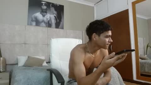 adam_piarse online show from September 28, 10:41 pm