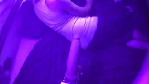 adamineve online show from February 11, 2:57 am