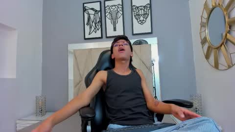 Adams Bobby online show from December 15, 11:40 am