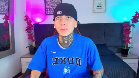 AdamsWalkerr  online show from February 25, 12:28 pm